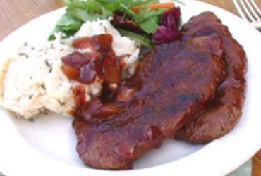 Tenderized Steak With Spicy Sauce